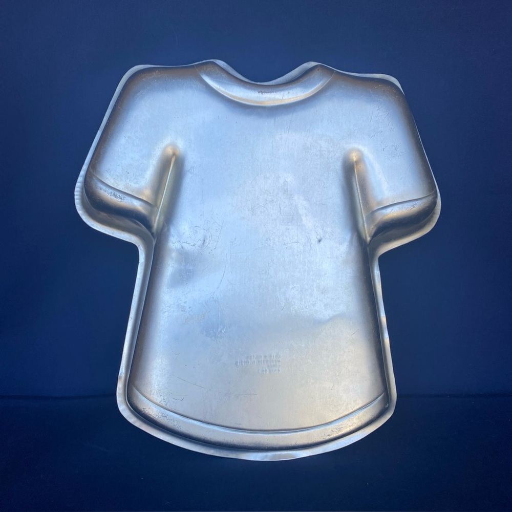 Vintage 1979 Wilton  T-Shirt/Dress Aluminum Cake Pan, # 502-5617, Be Creative!
